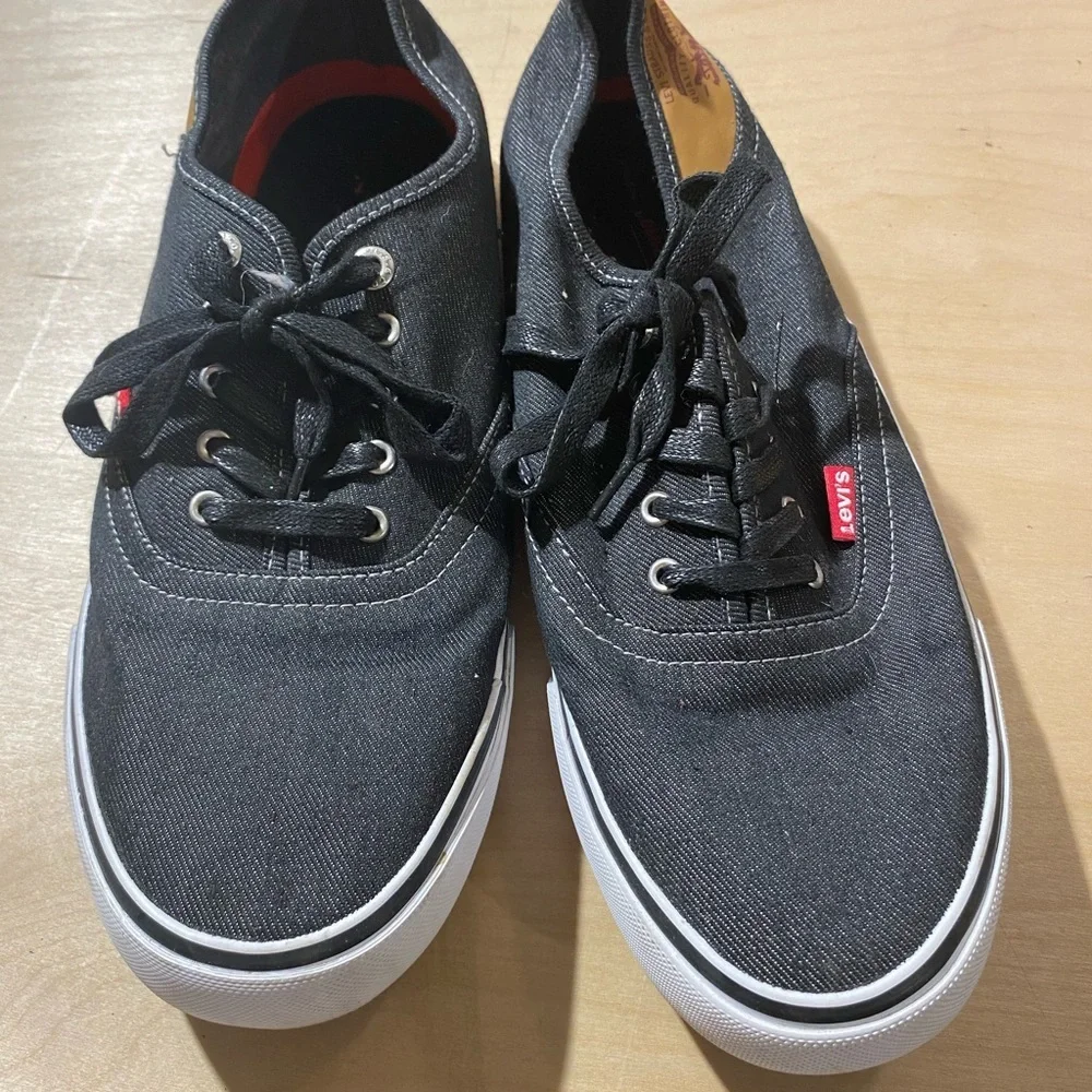 Levi’s Sneakers Size 12 (FN)